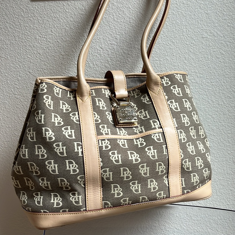 Dooney & Bourke, Signature Canvas with Natural Leather Tote